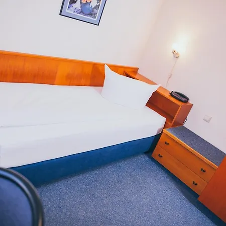 Zum Grunewald Hotel