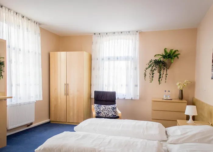 Zum Grunewald Hotel 3*